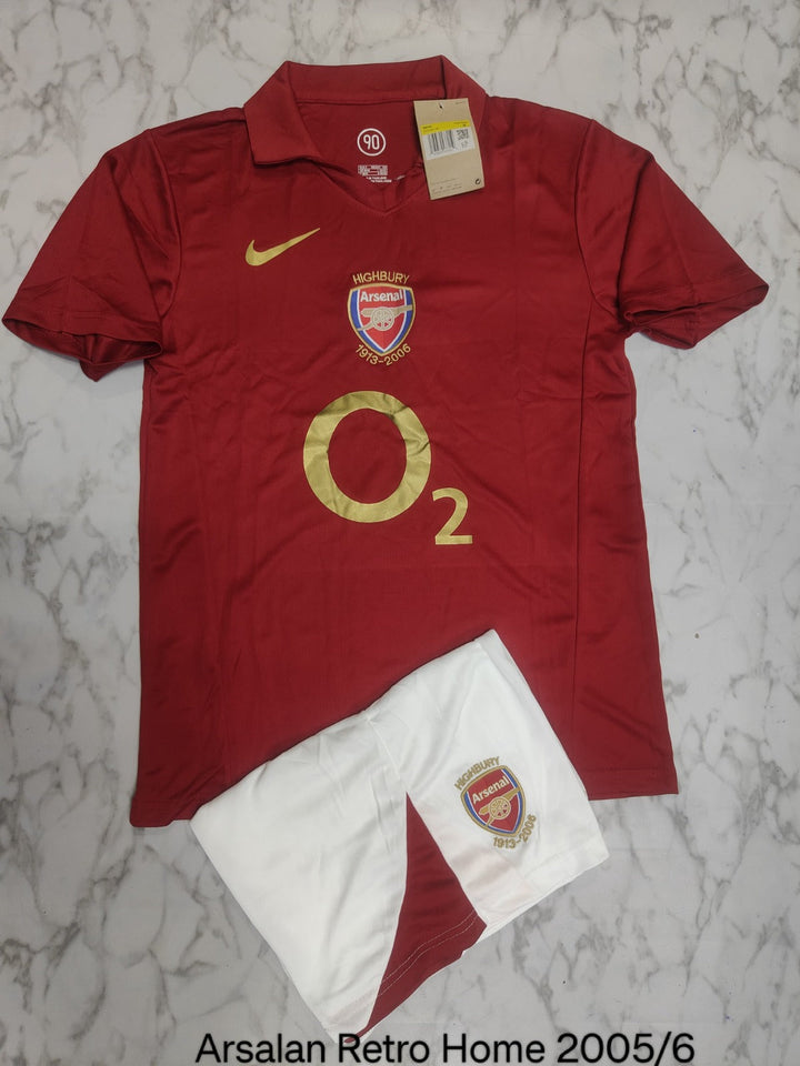 Arsenal 2005/06 Home Kit